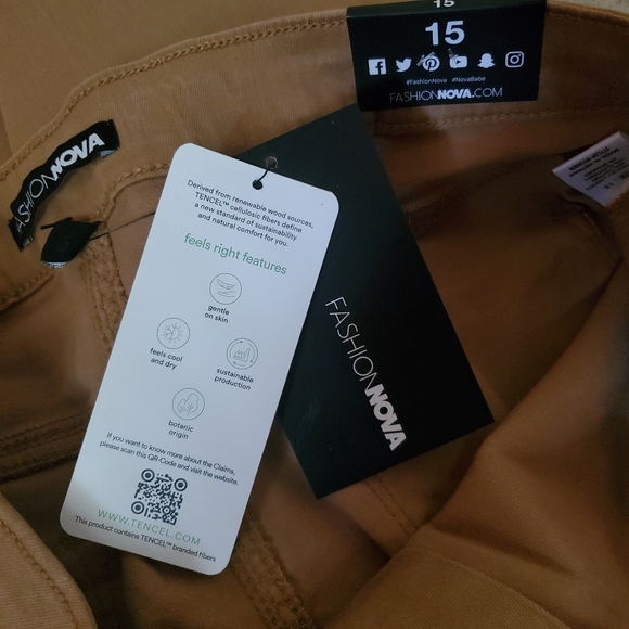 NWT Flare High Rise Jeans - Picture 7 of 9